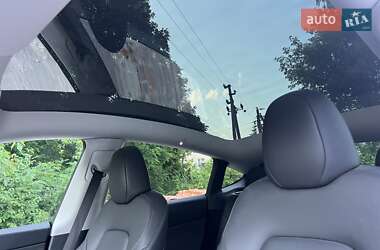 Позашляховик / Кросовер Tesla Model Y 2024 в 