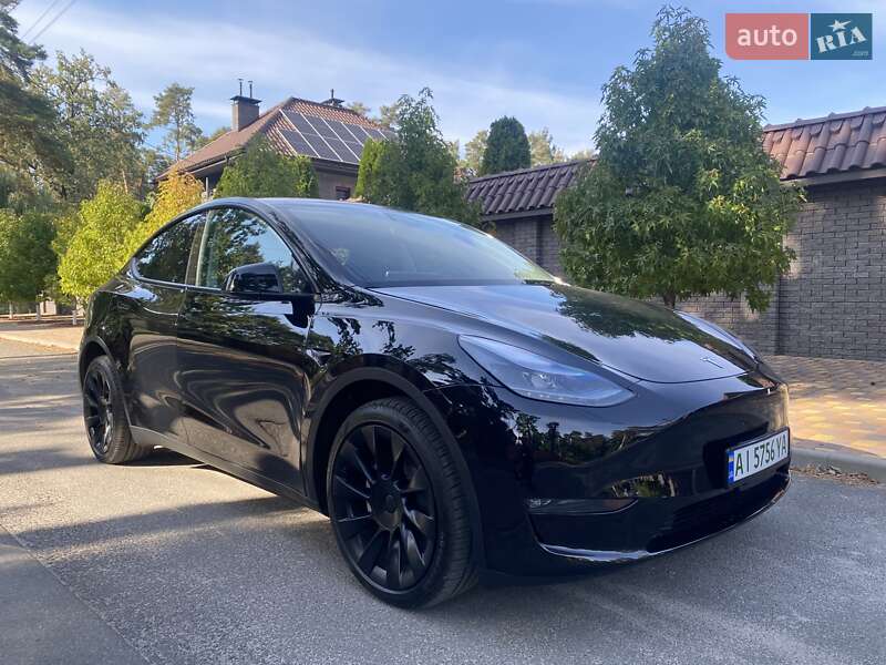 Внедорожник / Кроссовер Tesla Model Y 2023 в Киеве