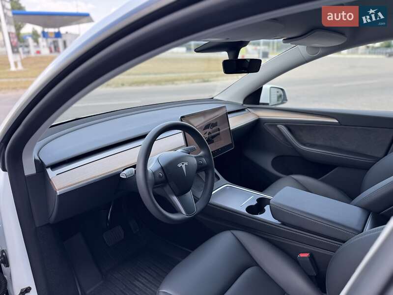 Внедорожник / Кроссовер Tesla Model Y 2023 в Кременчуге