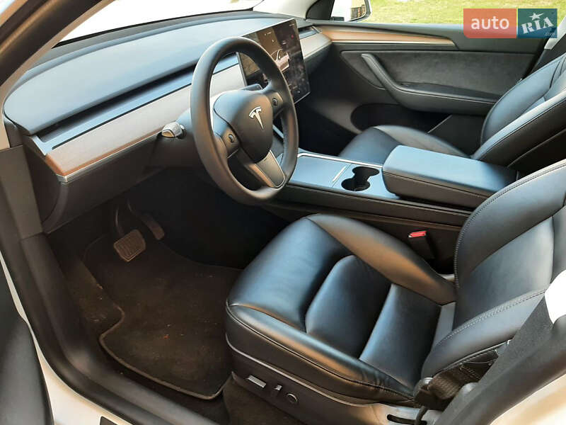 Позашляховик / Кросовер Tesla Model Y 2022 в Львові