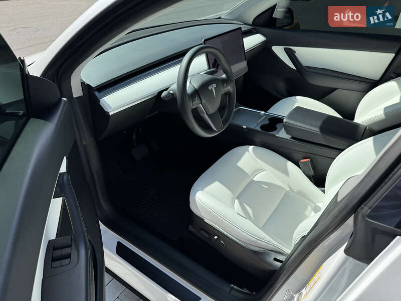 Позашляховик / Кросовер Tesla Model Y 2021 в Києві