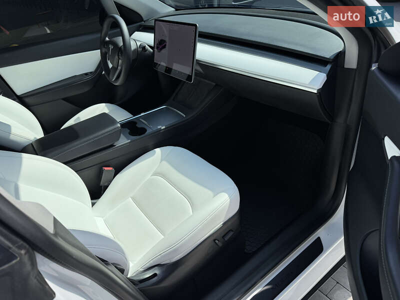 Позашляховик / Кросовер Tesla Model Y 2021 в Києві