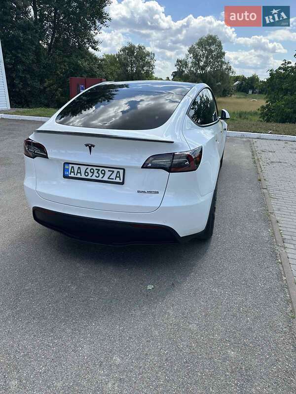 Внедорожник / Кроссовер Tesla Model Y 2020 в Киеве