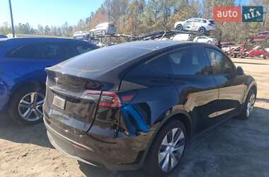 Позашляховик / Кросовер Tesla Model Y 2024 в 