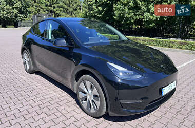 Позашляховик / Кросовер Tesla Model Y 2024 в 