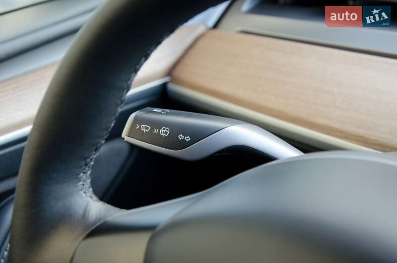 Позашляховик / Кросовер Tesla Model Y 2022 в Києві