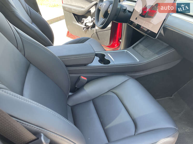 Внедорожник / Кроссовер Tesla Model Y 2024 в Львове