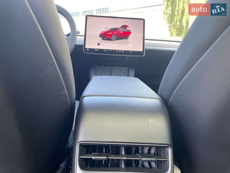 Внедорожник / Кроссовер Tesla Model Y 2024 в Львове