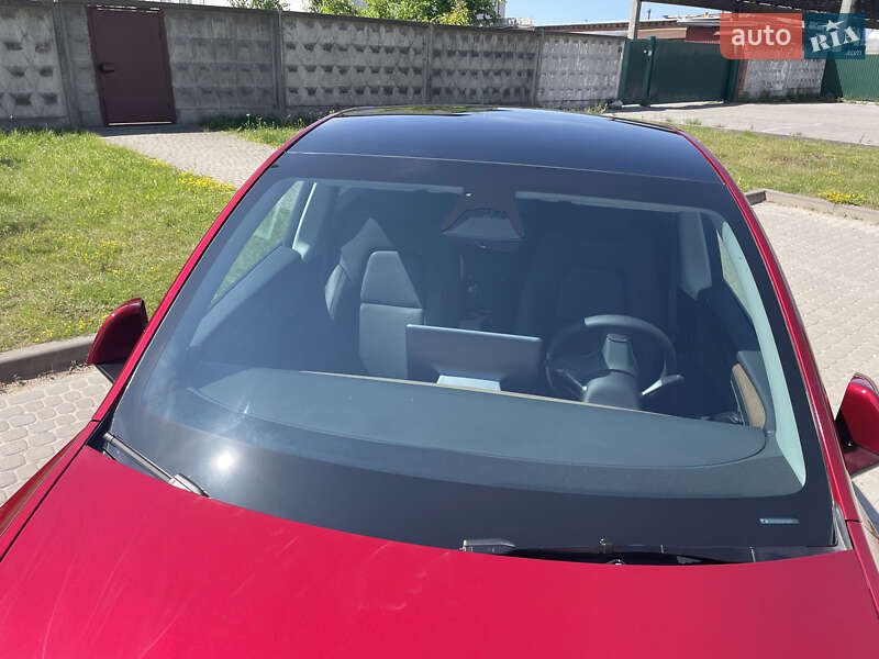Внедорожник / Кроссовер Tesla Model Y 2024 в Львове