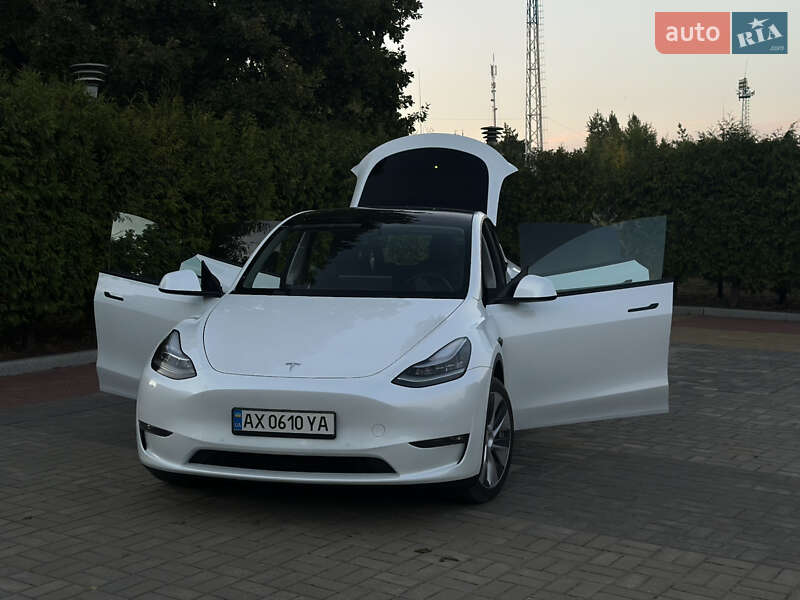 Внедорожник / Кроссовер Tesla Model Y 2021 в 