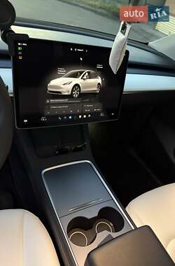 Позашляховик / Кросовер Tesla Model Y 2023 в 