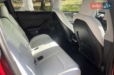 Позашляховик / Кросовер Tesla Model Y 2024 в 