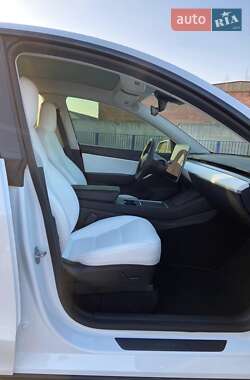 Позашляховик / Кросовер Tesla Model Y 2021 в 