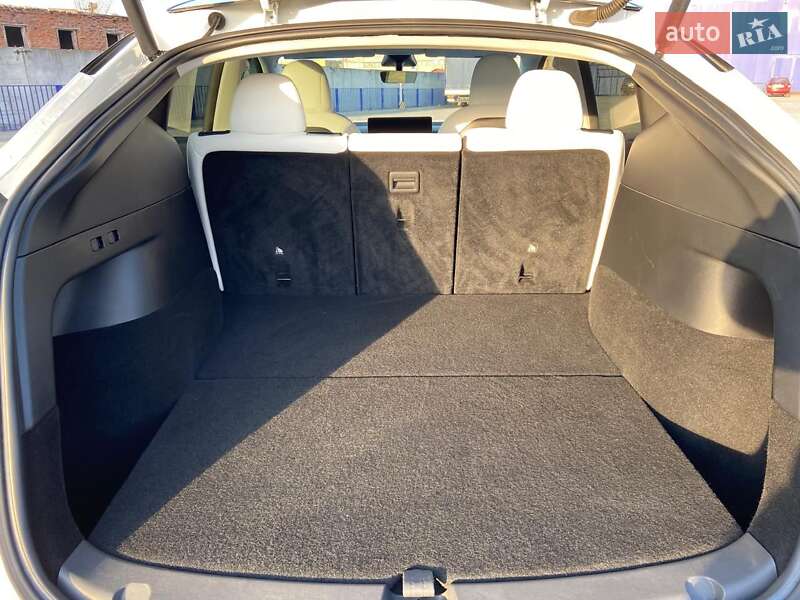 Внедорожник / Кроссовер Tesla Model Y 2021 в Тернополе