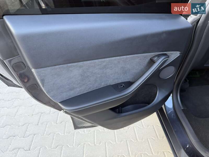 Внедорожник / Кроссовер Tesla Model Y 2024 в Хмельницком