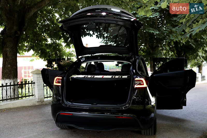 Внедорожник / Кроссовер Tesla Model Y 2024 в Львове
