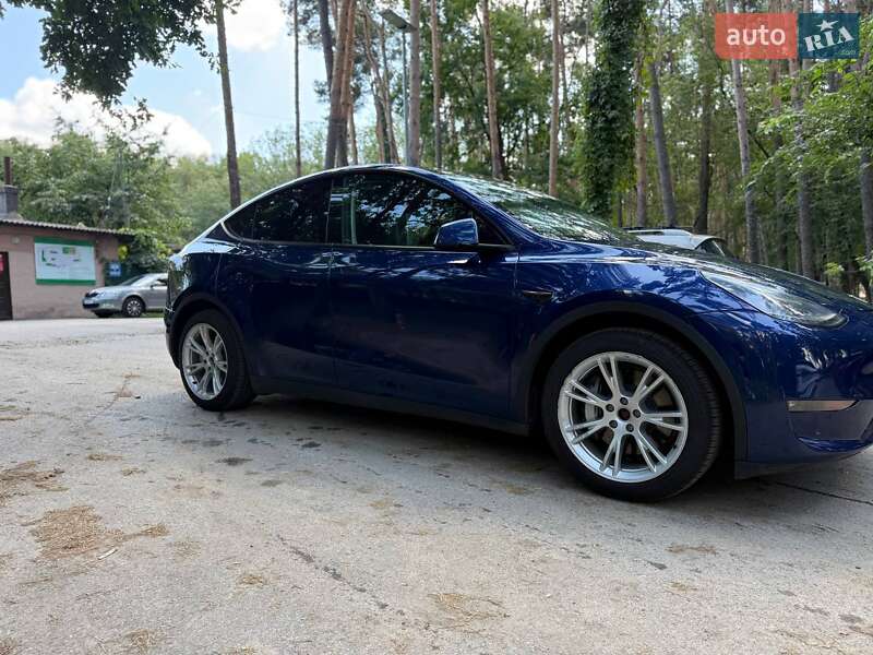 Внедорожник / Кроссовер Tesla Model Y 2021 в Киеве