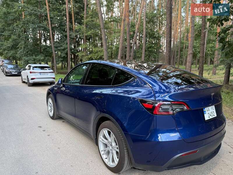 Внедорожник / Кроссовер Tesla Model Y 2021 в Киеве