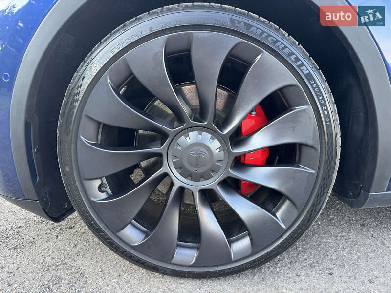 Позашляховик / Кросовер Tesla Model Y 2022 в Львові