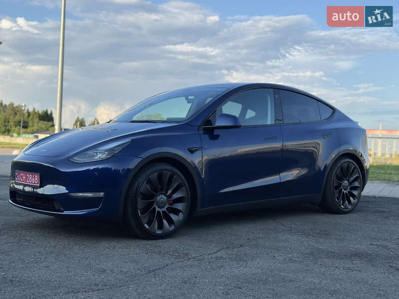 Позашляховик / Кросовер Tesla Model Y 2022 в Львові