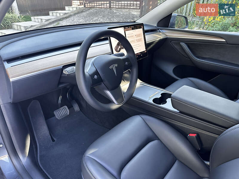 Позашляховик / Кросовер Tesla Model Y 2023 в Полтаві