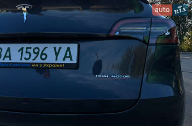 Позашляховик / Кросовер Tesla Model Y 2021 в 