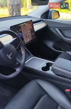 Позашляховик / Кросовер Tesla Model Y 2021 в 