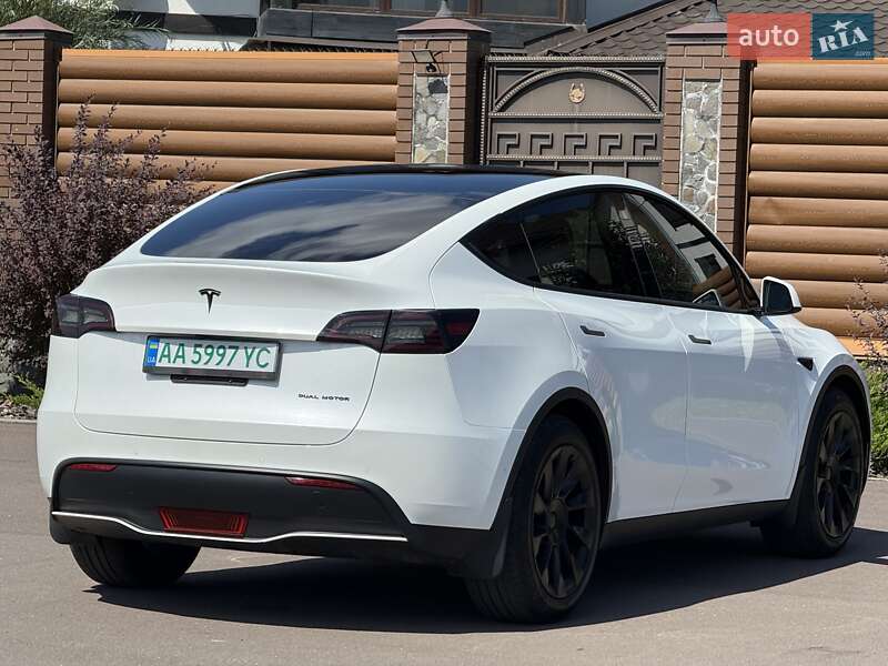 Позашляховик / Кросовер Tesla Model Y 2022 в Києві