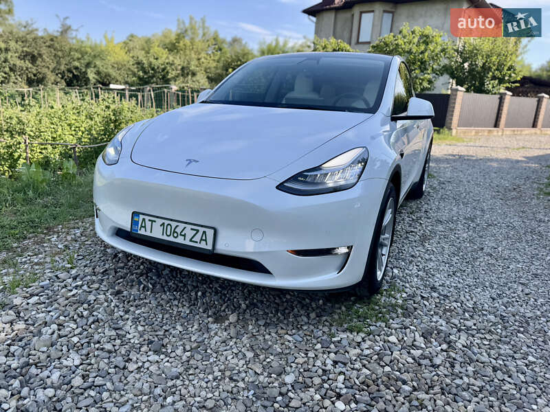 Tesla Model Y 2021