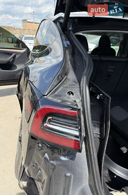 Внедорожник / Кроссовер Tesla Model Y 2024 в 