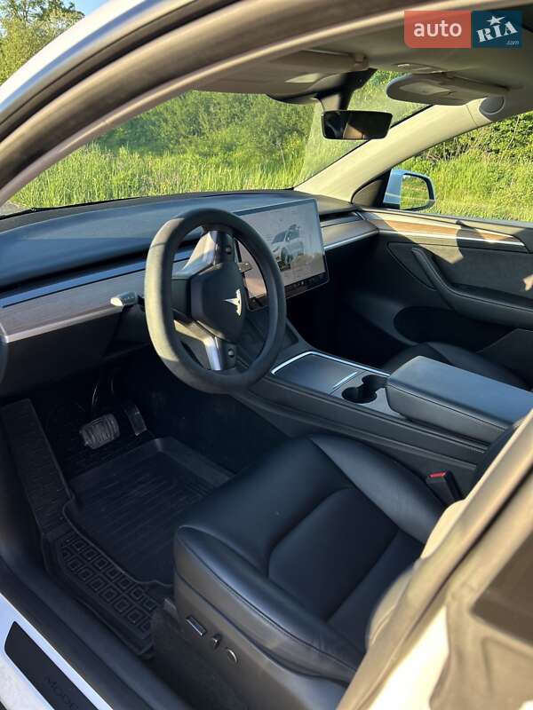 Внедорожник / Кроссовер Tesla Model Y 2023 в Трускавце