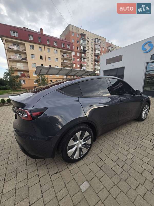Позашляховик / Кросовер Tesla Model Y 2021 в Мукачевому