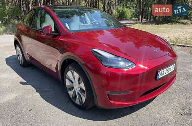 Позашляховик / Кросовер Tesla Model Y 2024 в 