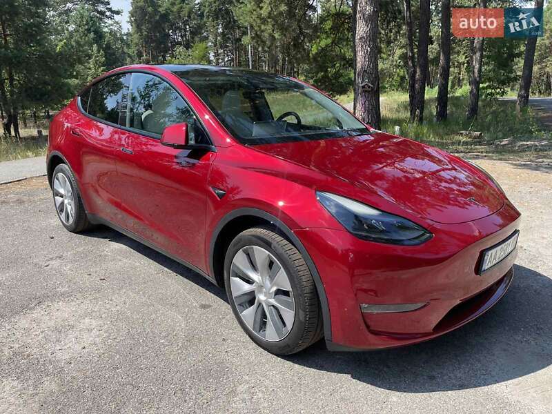 Внедорожник / Кроссовер Tesla Model Y 2024 в 