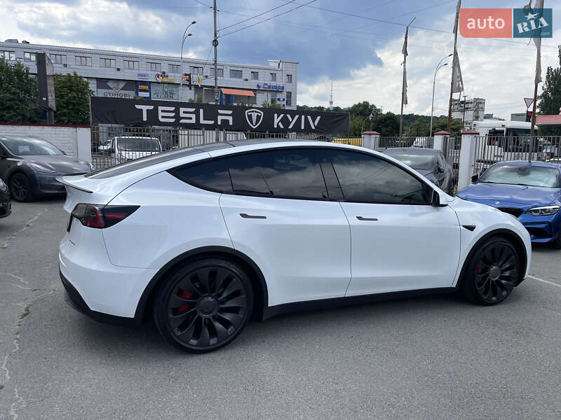 Позашляховик / Кросовер Tesla Model Y 2022 в Києві