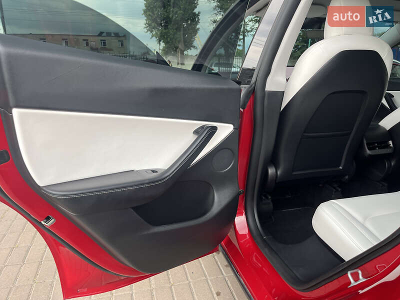 Внедорожник / Кроссовер Tesla Model Y 2021 в Виннице