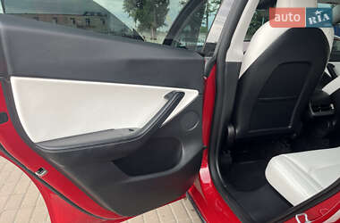 Позашляховик / Кросовер Tesla Model Y 2021 в 