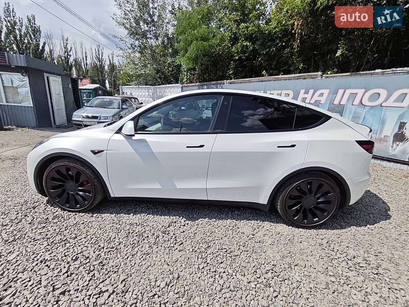 Внедорожник / Кроссовер Tesla Model Y 2021 в Киеве