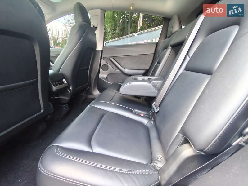 Внедорожник / Кроссовер Tesla Model Y 2021 в Киеве