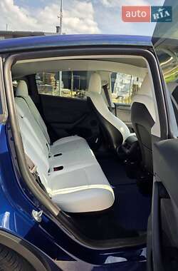 Внедорожник / Кроссовер Tesla Model Y 2023 в 