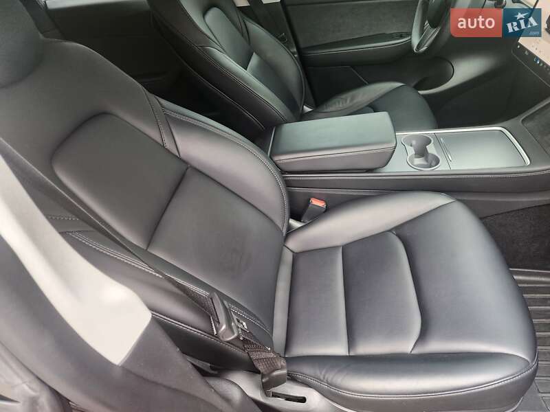 Внедорожник / Кроссовер Tesla Model Y 2022 в Киеве