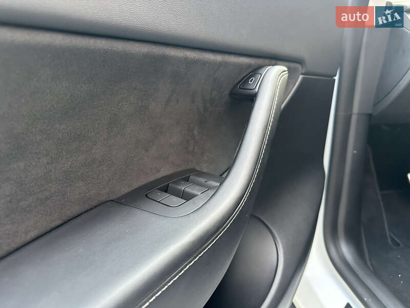Позашляховик / Кросовер Tesla Model Y 2021 в Білій Церкві