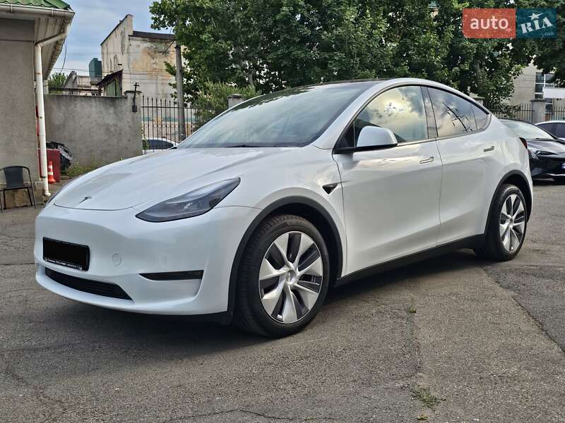 Позашляховик / Кросовер Tesla Model Y 2023 в 