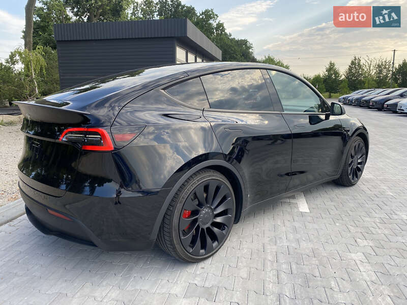 Внедорожник / Кроссовер Tesla Model Y 2023 в Киеве