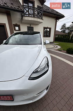 Позашляховик / Кросовер Tesla Model Y 2024 в 