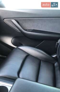 Позашляховик / Кросовер Tesla Model Y 2021 в 