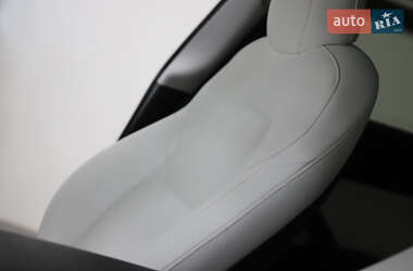 Позашляховик / Кросовер Tesla Model Y 2021 в 