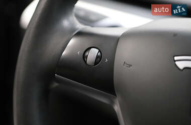 Позашляховик / Кросовер Tesla Model Y 2021 в 