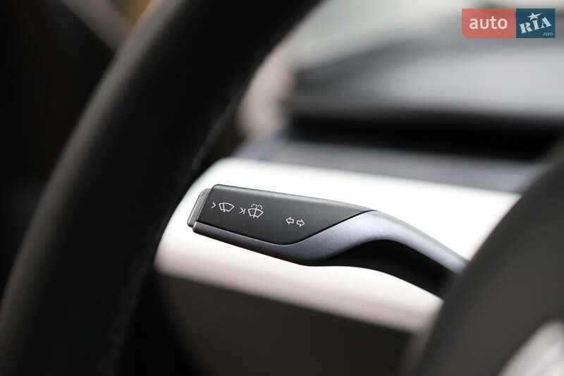 Внедорожник / Кроссовер Tesla Model Y 2021 в Дрогобыче