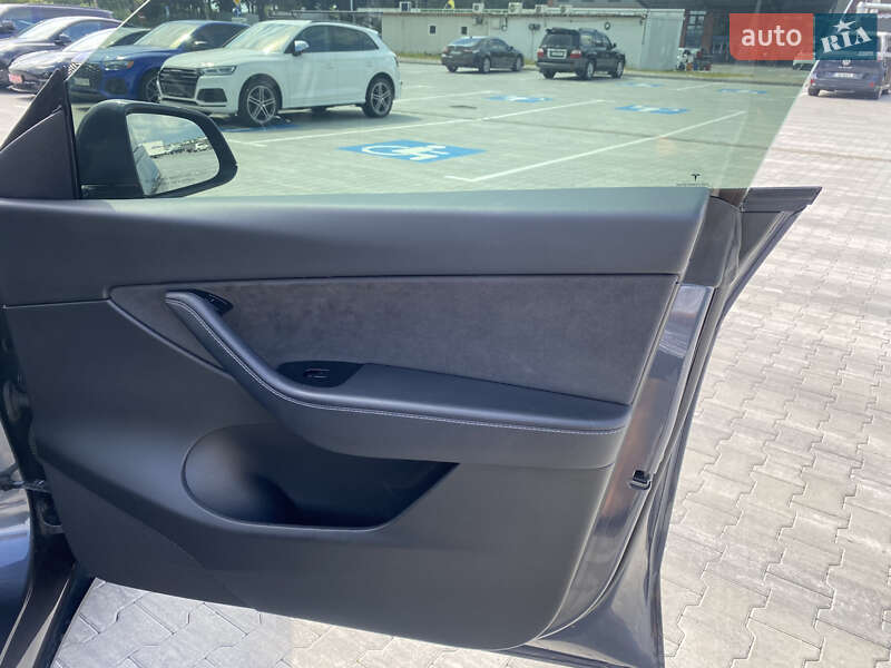 Позашляховик / Кросовер Tesla Model Y 2020 в Києві